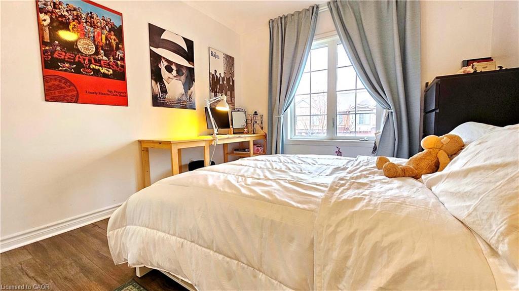 355 Hobbs Crescent, Milton, ON - Indoor Photo Showing Bedroom