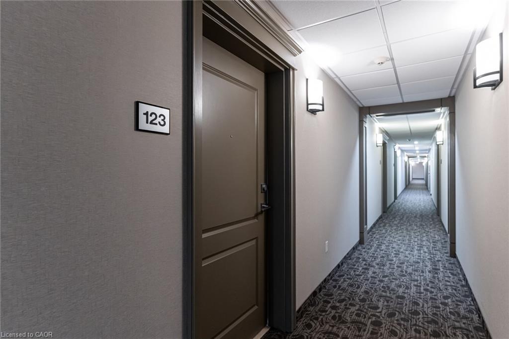 123-101 Shoreview Place, Stoney Creek, ON - Indoor Photo Showing Other Room
