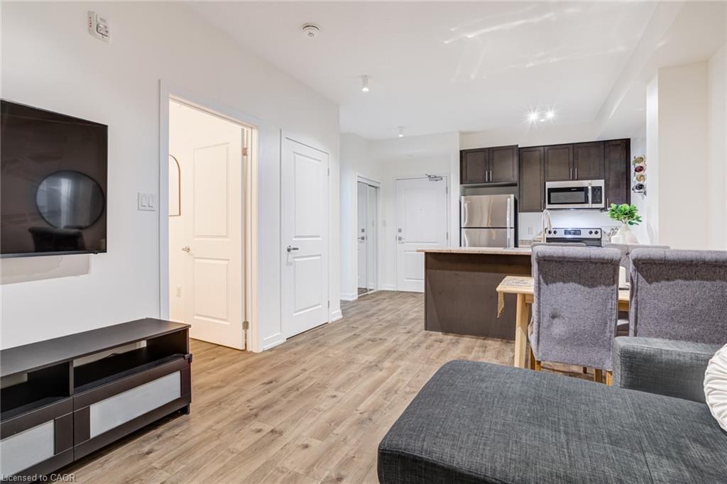 123-101 Shoreview Place, Stoney Creek, ON - Indoor Photo Showing Other Room