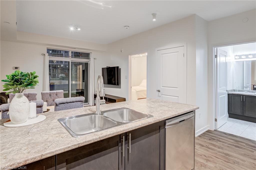 123-101 Shoreview Place, Stoney Creek, ON - Indoor Photo Showing Kitchen With Double Sink