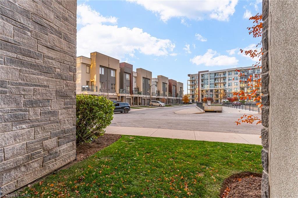 123-101 Shoreview Place, Stoney Creek, ON - Outdoor