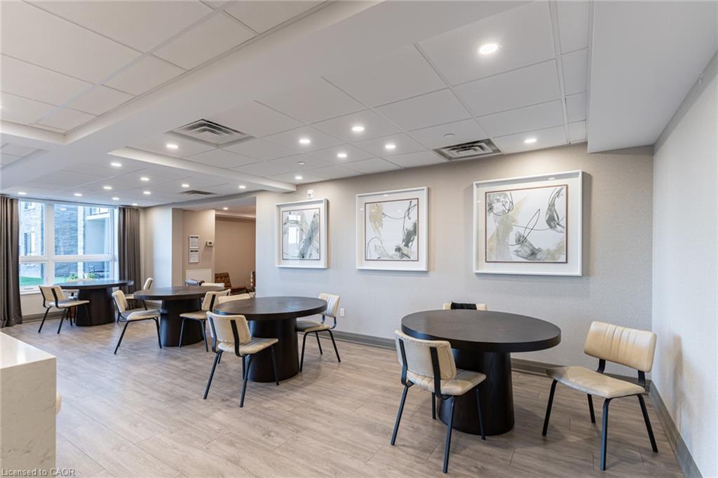 123-101 Shoreview Place, Stoney Creek, ON - Indoor Photo Showing Dining Room