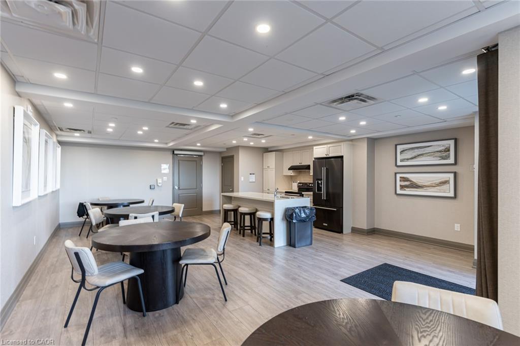 123-101 Shoreview Place, Stoney Creek, ON - Indoor