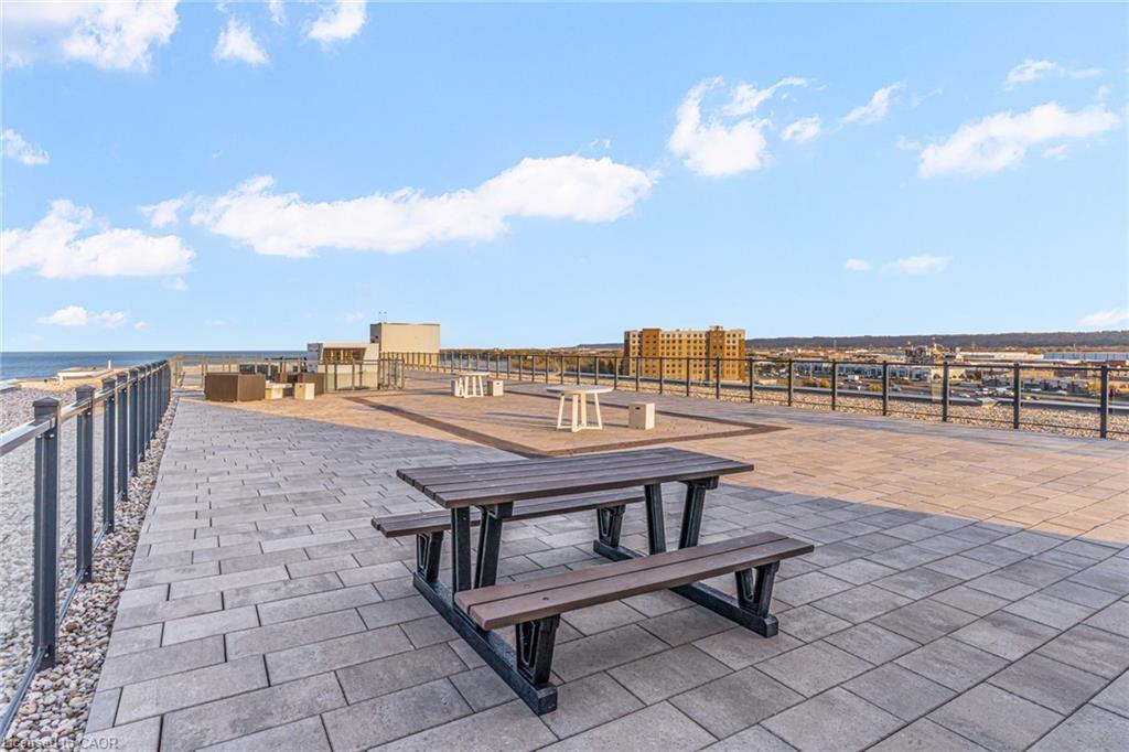 123-101 Shoreview Place, Stoney Creek, ON - Outdoor