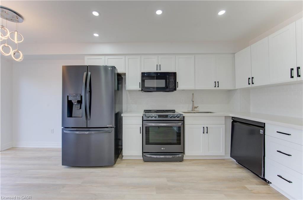 82 Trowbridge Street, Breslau, ON - Indoor Photo Showing Kitchen