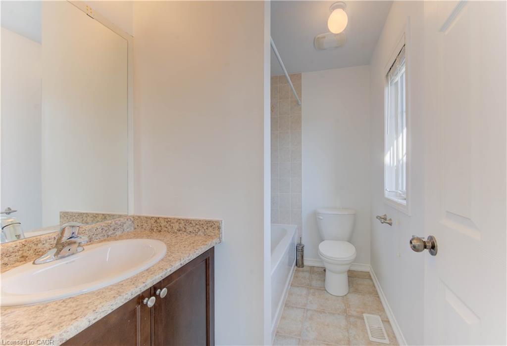 82 Trowbridge Street, Breslau, ON - Indoor Photo Showing Bathroom