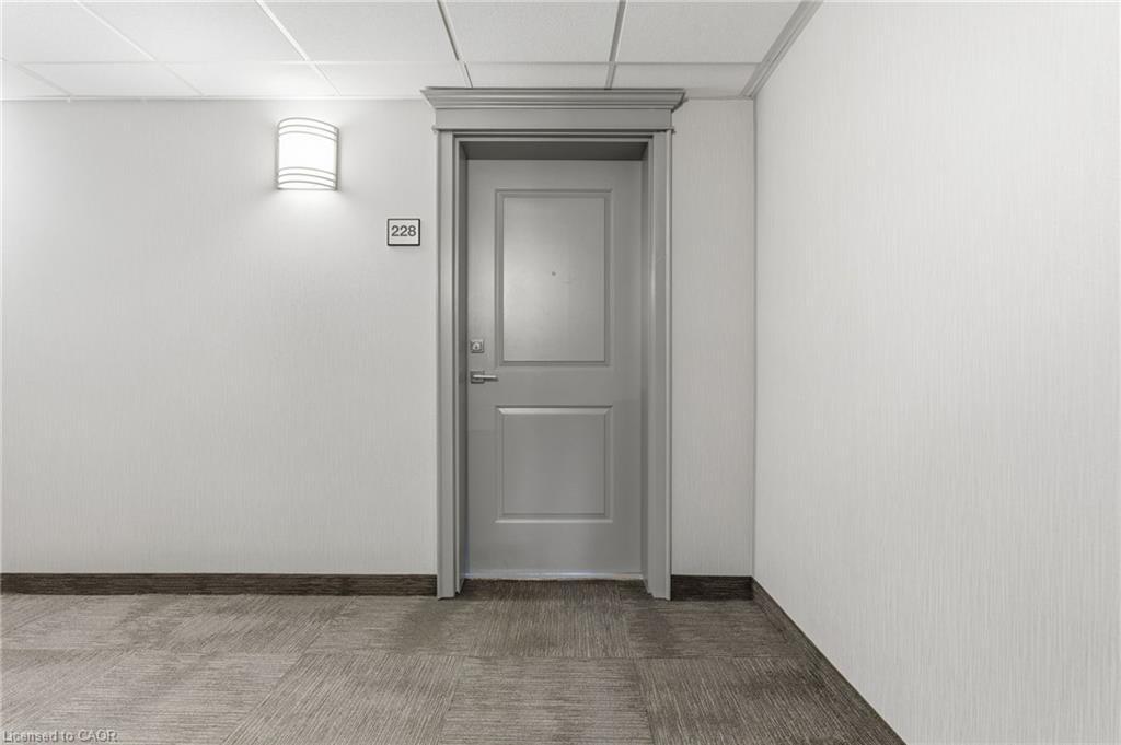 228-35 Southshore Crescent, Stoney Creek, ON - Indoor Photo Showing Other Room