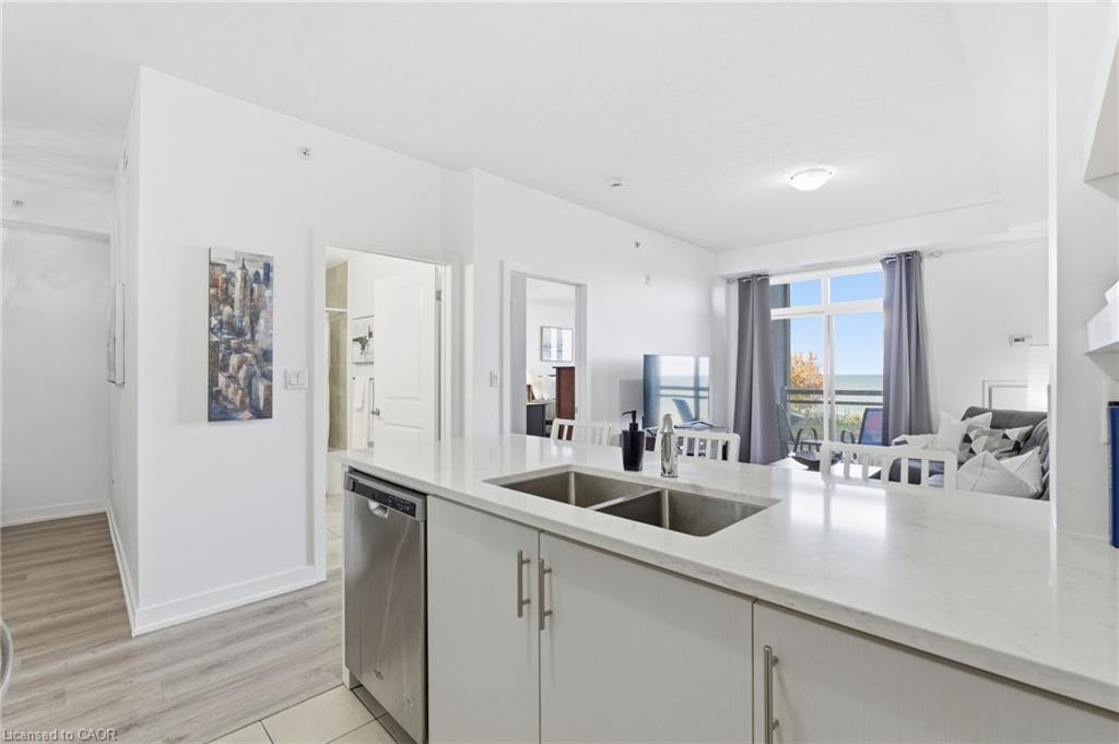 228-35 Southshore Crescent, Stoney Creek, ON - Indoor Photo Showing Kitchen With Double Sink
