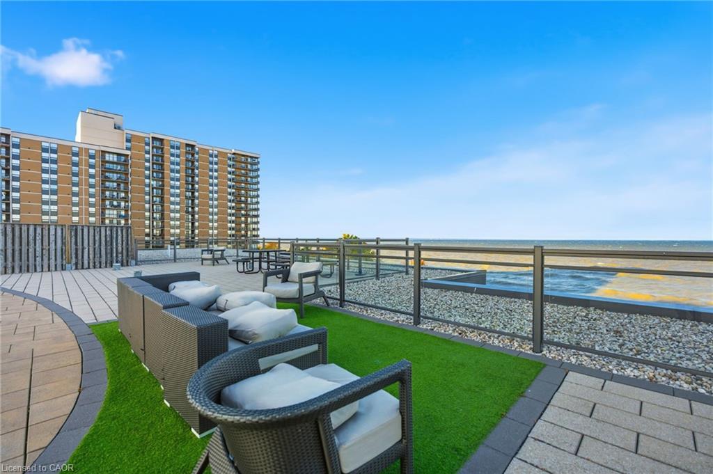 228-35 Southshore Crescent, Stoney Creek, ON - Outdoor With View