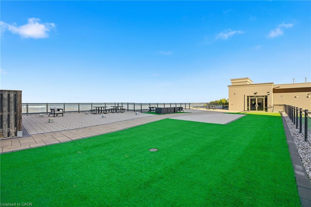 228-35 Southshore Crescent, Stoney Creek, ON - Outdoor