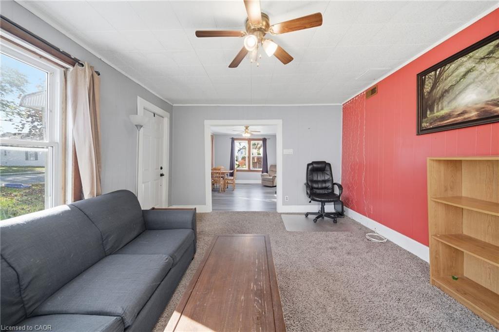 29 Monson Street, Jarvis, ON - Indoor Photo Showing Living Room