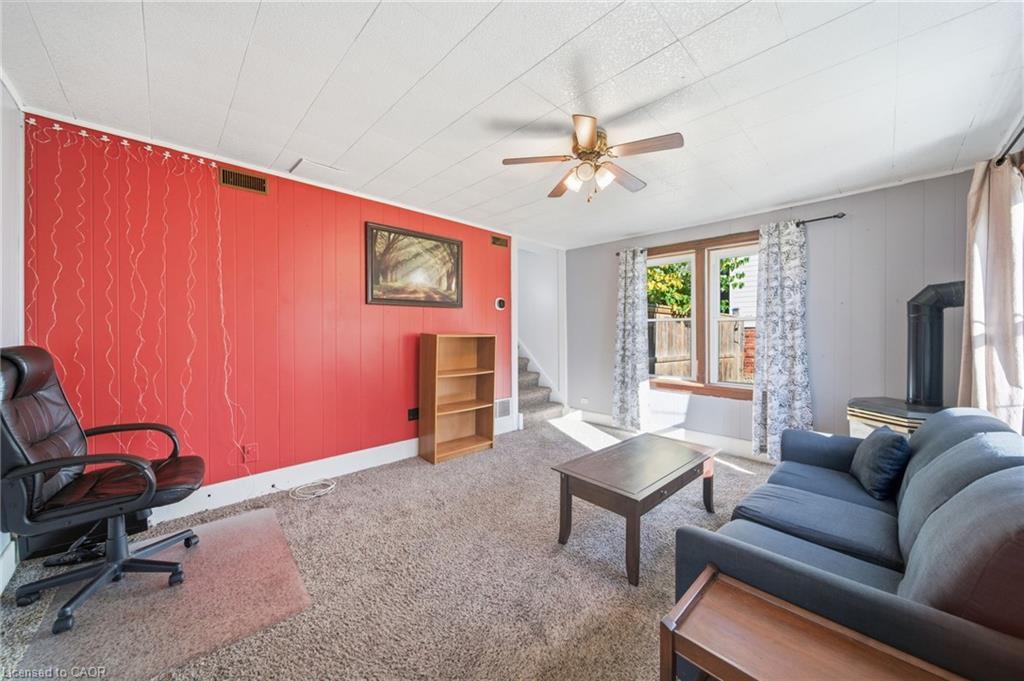 29 Monson Street, Jarvis, ON - Indoor Photo Showing Living Room