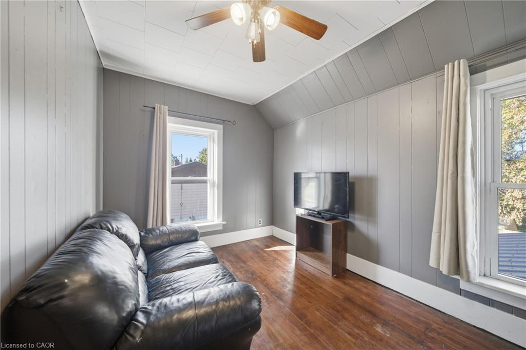 29 Monson Street, Jarvis, ON - Indoor Photo Showing Living Room