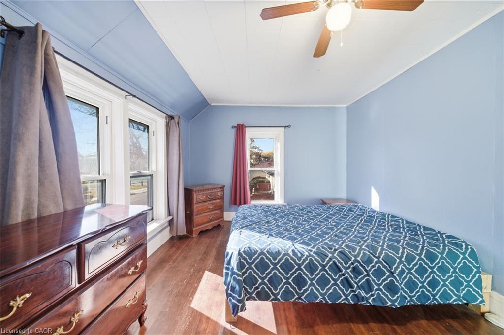 29 Monson Street, Jarvis, ON - Indoor Photo Showing Bedroom