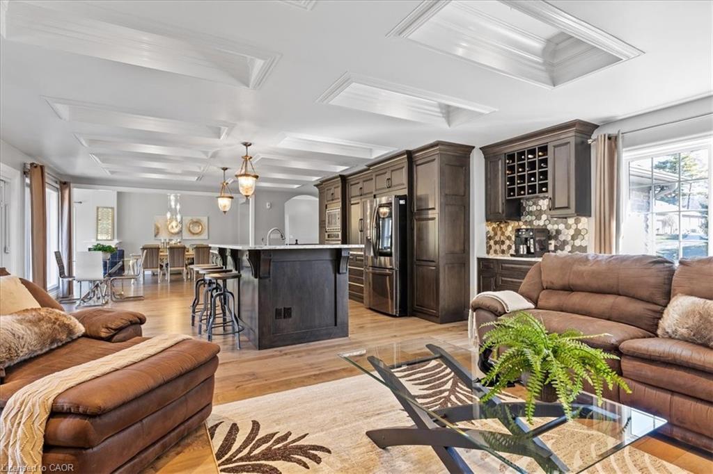 20 Grandy Lane, Cambridge, ON - Indoor Photo Showing Living Room
