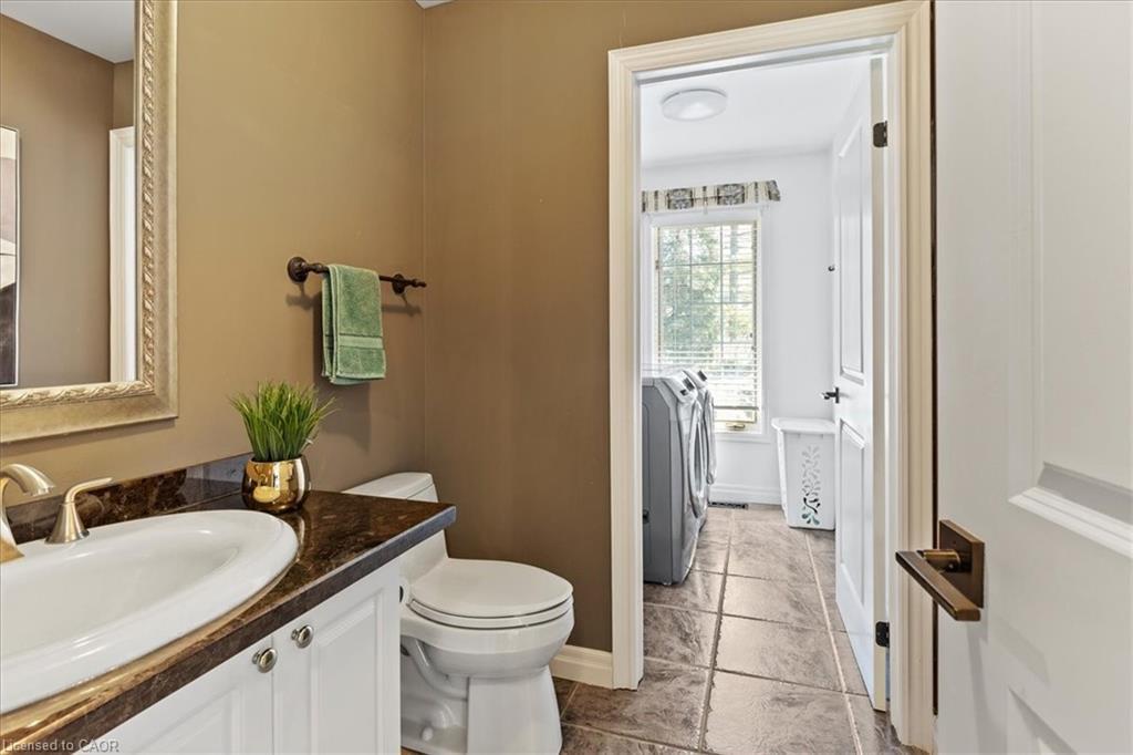 20 Grandy Lane, Cambridge, ON - Indoor Photo Showing Bathroom