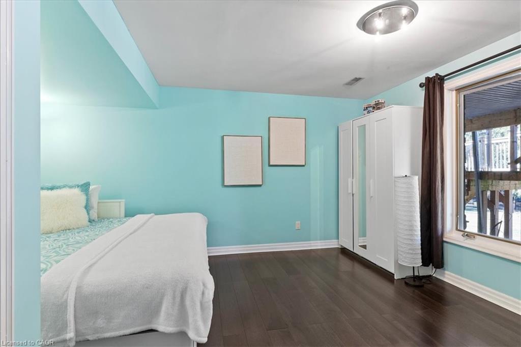 20 Grandy Lane, Cambridge, ON - Indoor Photo Showing Bedroom