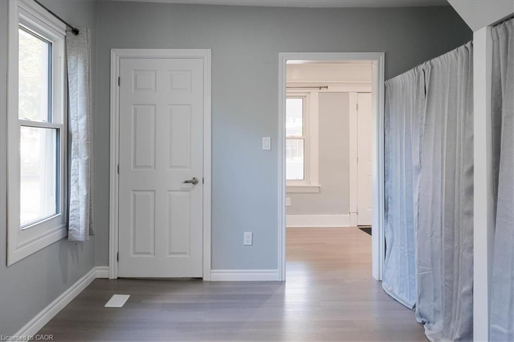211 Mcnab Street W, Port Dover, ON - Indoor Photo Showing Other Room