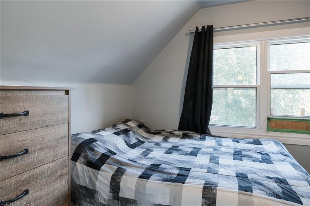 211 Mcnab Street W, Port Dover, ON - Indoor Photo Showing Bedroom