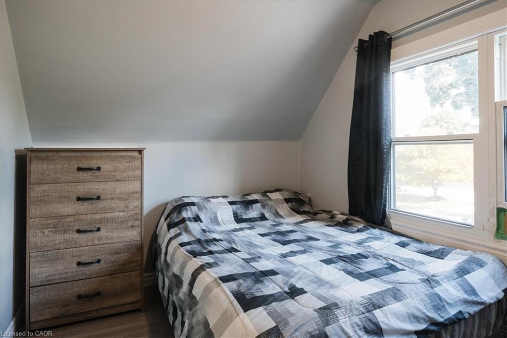 211 Mcnab Street W, Port Dover, ON - Indoor Photo Showing Bedroom