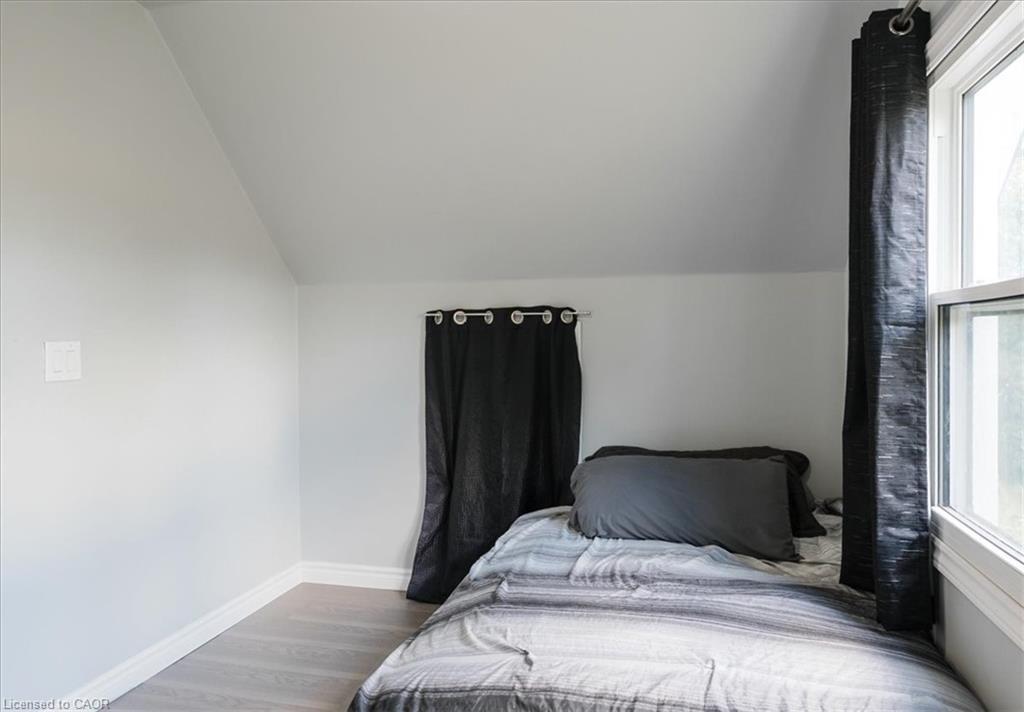 211 Mcnab Street W, Port Dover, ON - Indoor Photo Showing Bedroom