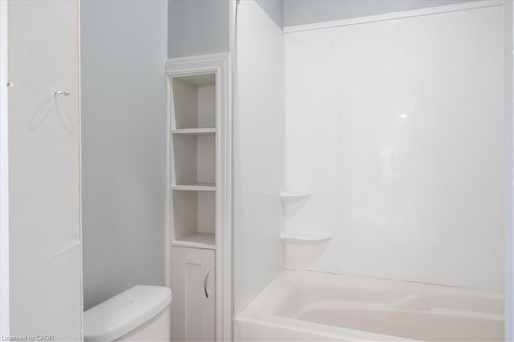 211 Mcnab Street W, Port Dover, ON - Indoor Photo Showing Bathroom