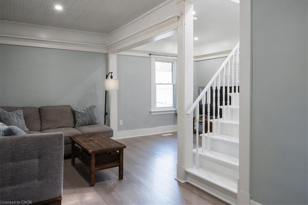 211 Mcnab Street W, Port Dover, ON - Indoor