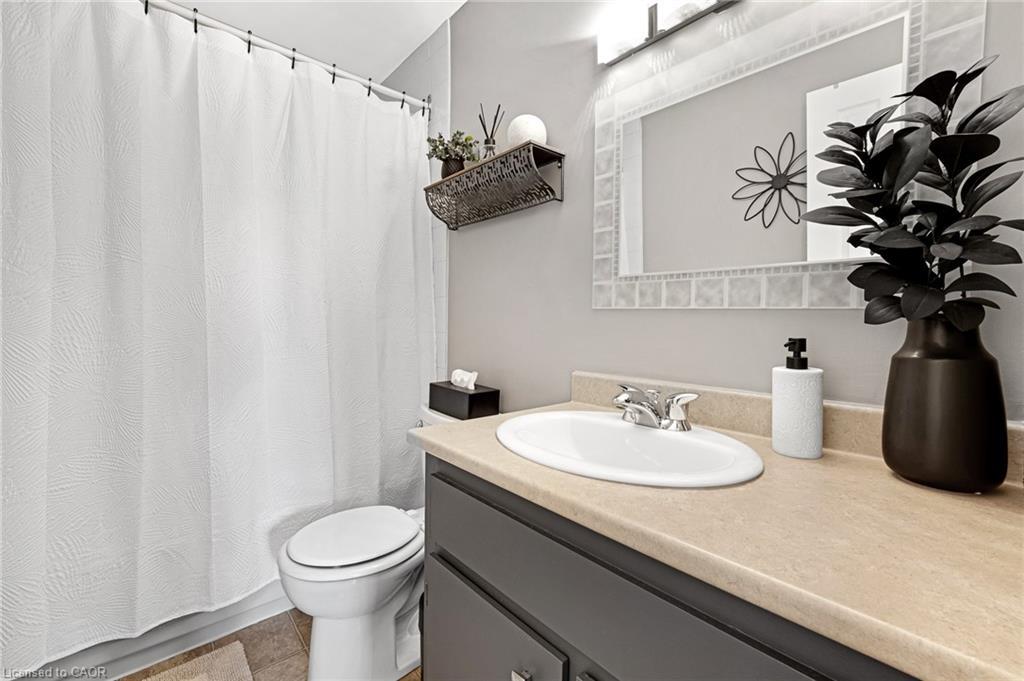 15-415 Morgan Avenue, Kitchener, ON - Indoor Photo Showing Bathroom