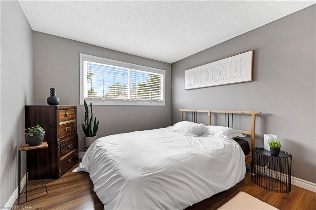 15-415 Morgan Avenue, Kitchener, ON - Indoor Photo Showing Bedroom