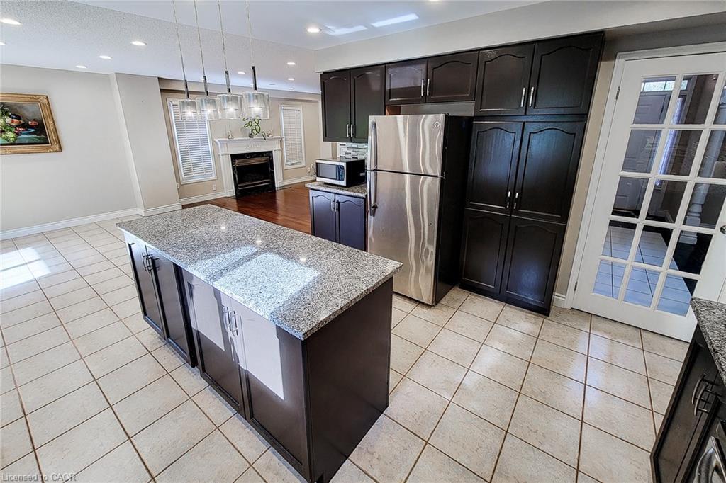 2 Citation Crescent, Hamilton, ON - Indoor Photo Showing Kitchen