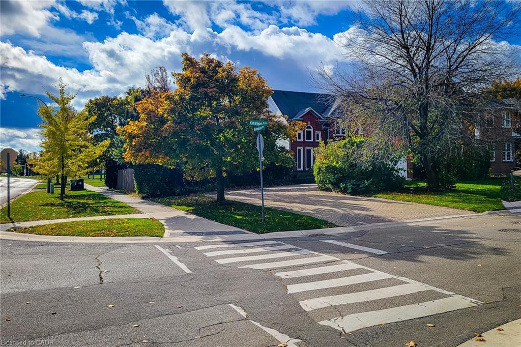2 Citation Crescent, Hamilton, ON - Outdoor