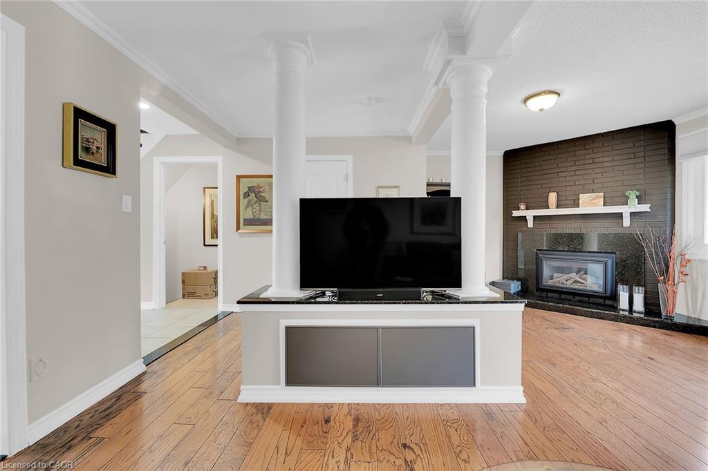 10 Edgewater Drive, Stoney Creek, ON - Indoor With Fireplace