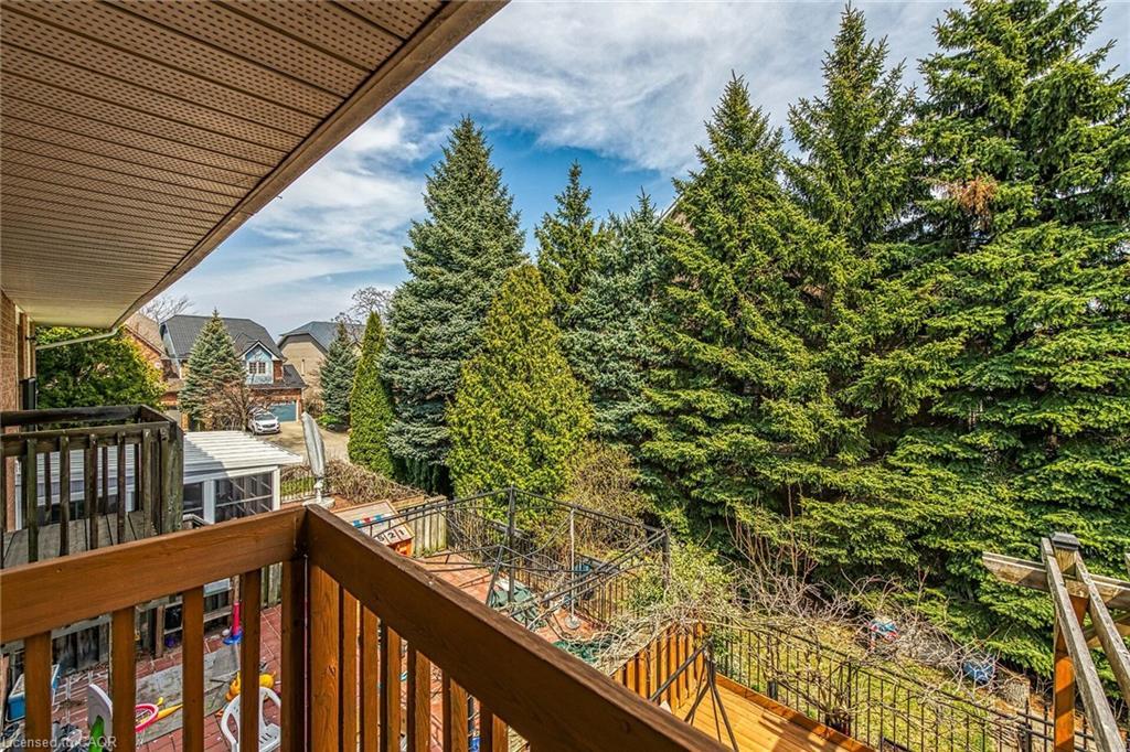 10 Edgewater Drive, Stoney Creek, ON - Outdoor With Balcony