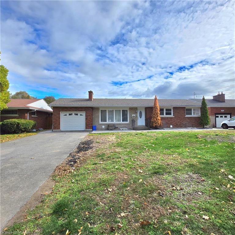 Upper-338 Grantham Avenue, St. Catharines, ON - Outdoor With Facade