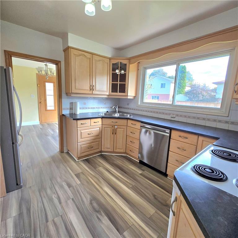 Upper-338 Grantham Avenue, St. Catharines, ON - Indoor Photo Showing Kitchen With Double Sink
