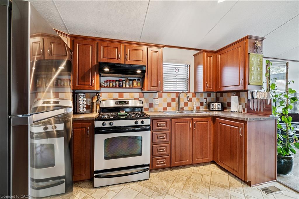13 Spruce-4449 Milburough Line, Burlington, ON - Indoor Photo Showing Kitchen