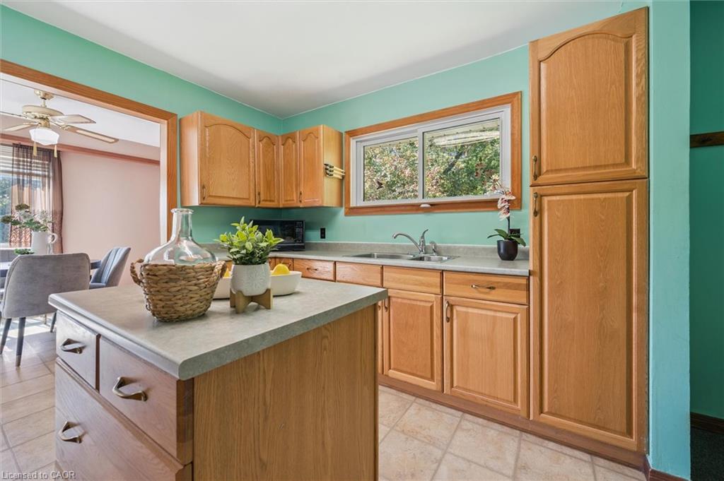 6127 First Line, Erin, ON - Indoor Photo Showing Kitchen With Double Sink