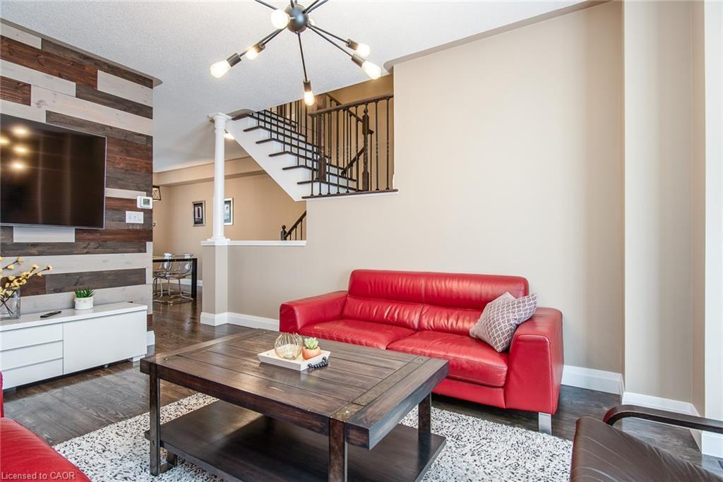 86-110 Highland Road E, Kitchener, ON - Indoor Photo Showing Living Room