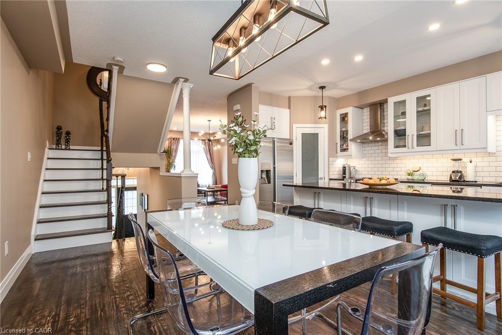 86-110 Highland Road E, Kitchener, ON - Indoor Photo Showing Kitchen With Upgraded Kitchen