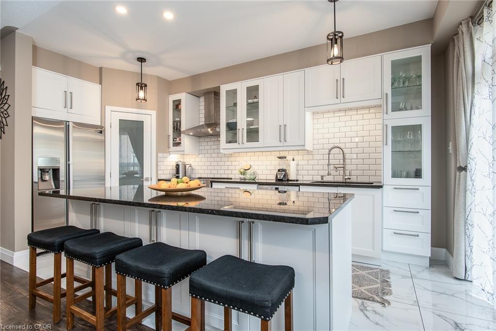 86-110 Highland Road E, Kitchener, ON - Indoor Photo Showing Kitchen With Upgraded Kitchen