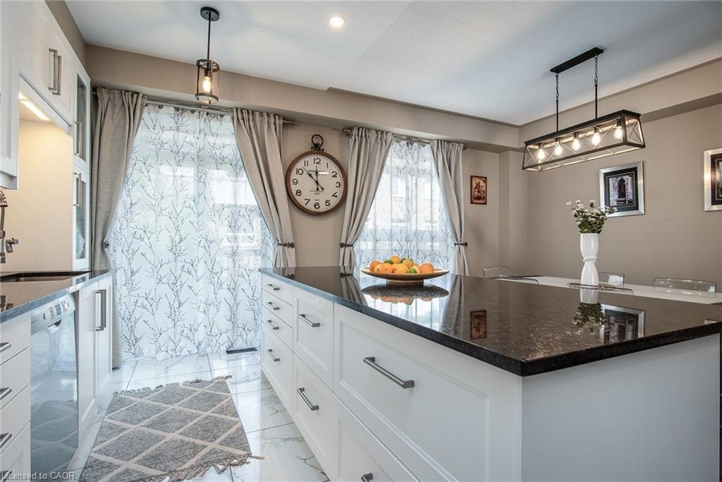 86-110 Highland Road E, Kitchener, ON - Indoor Photo Showing Kitchen