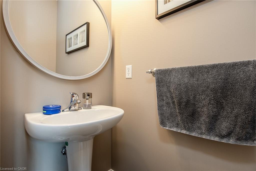 86-110 Highland Road E, Kitchener, ON - Indoor Photo Showing Bathroom