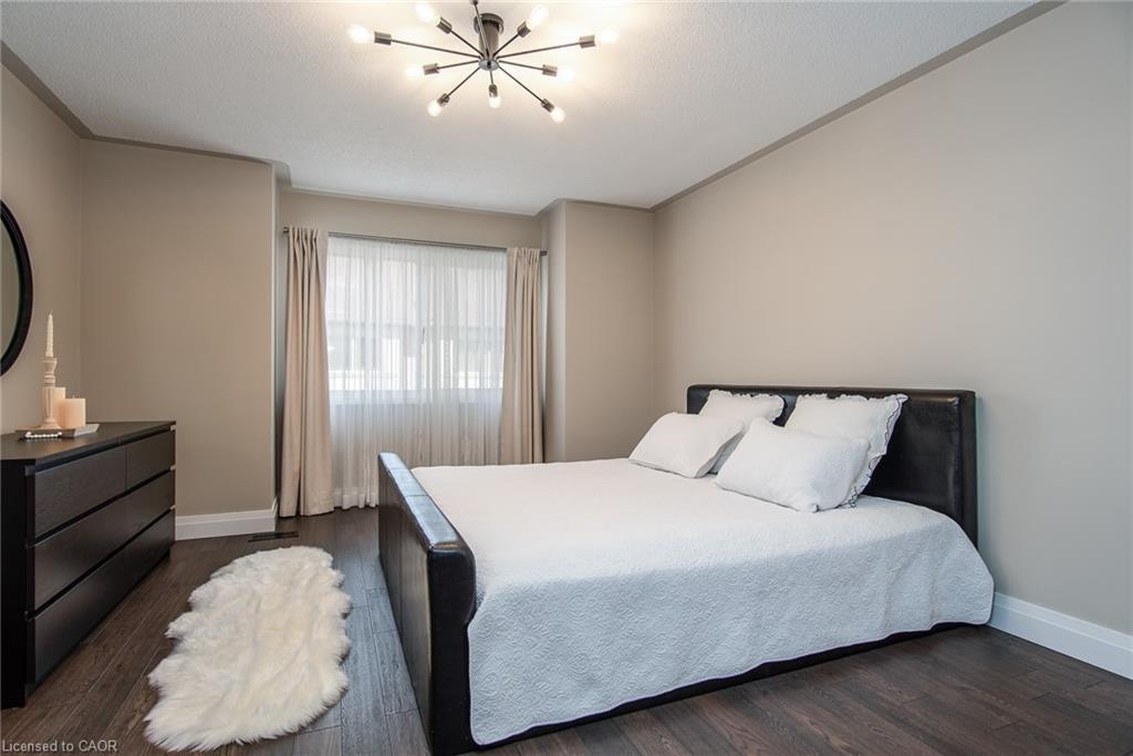 86-110 Highland Road E, Kitchener, ON - Indoor Photo Showing Bedroom