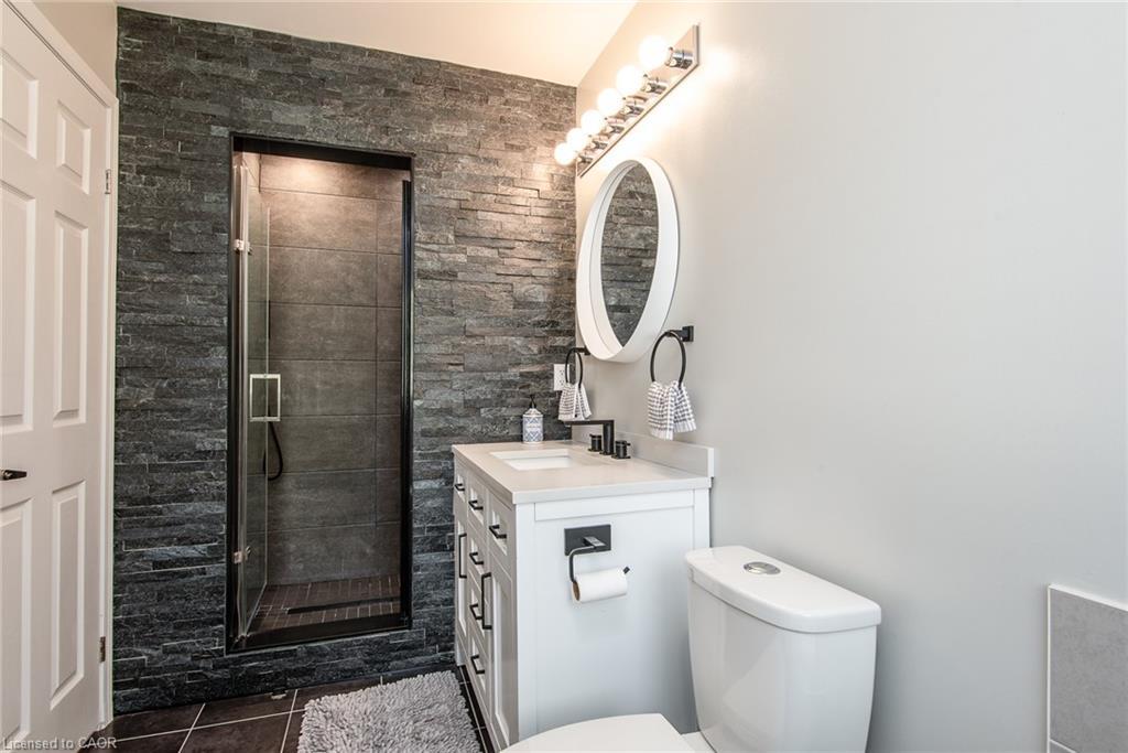 86-110 Highland Road E, Kitchener, ON - Indoor Photo Showing Bathroom