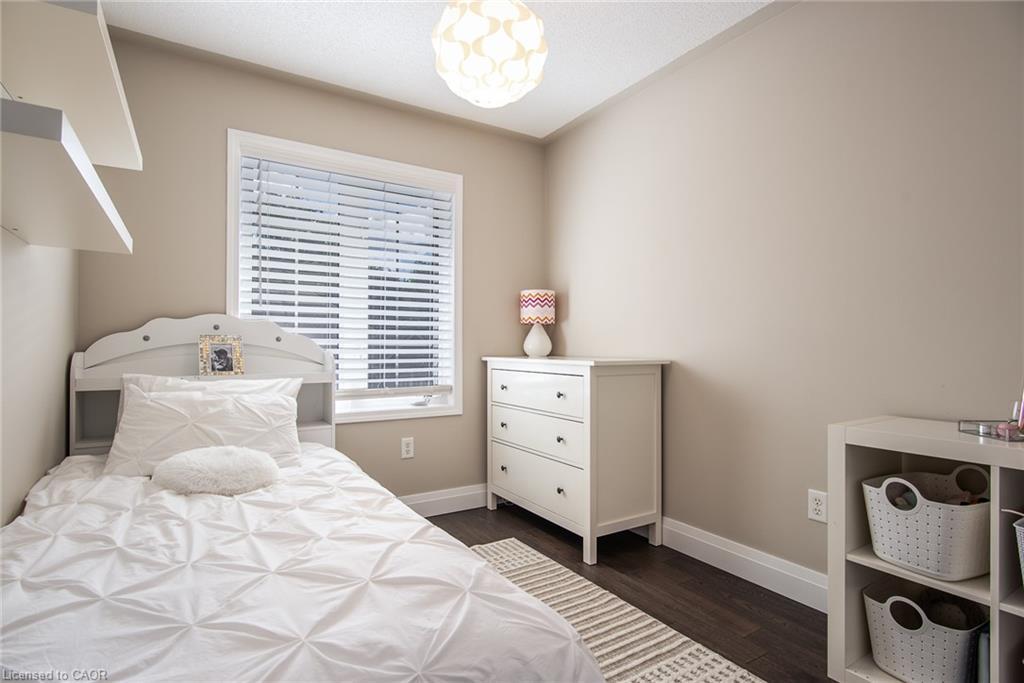 86-110 Highland Road E, Kitchener, ON - Indoor Photo Showing Bedroom