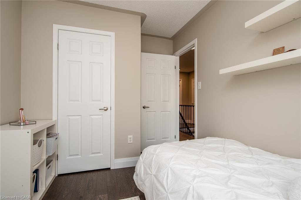 86-110 Highland Road E, Kitchener, ON - Indoor Photo Showing Bedroom