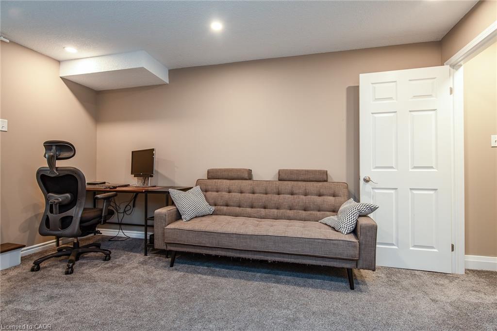 86-110 Highland Road E, Kitchener, ON - Indoor