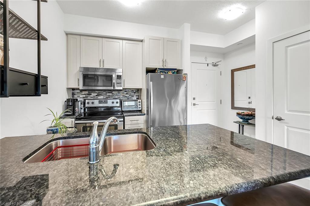 311-35 Southshore Crescent, Hamilton, ON - Indoor Photo Showing Kitchen With Stainless Steel Kitchen With Double Sink With Upgraded Kitchen