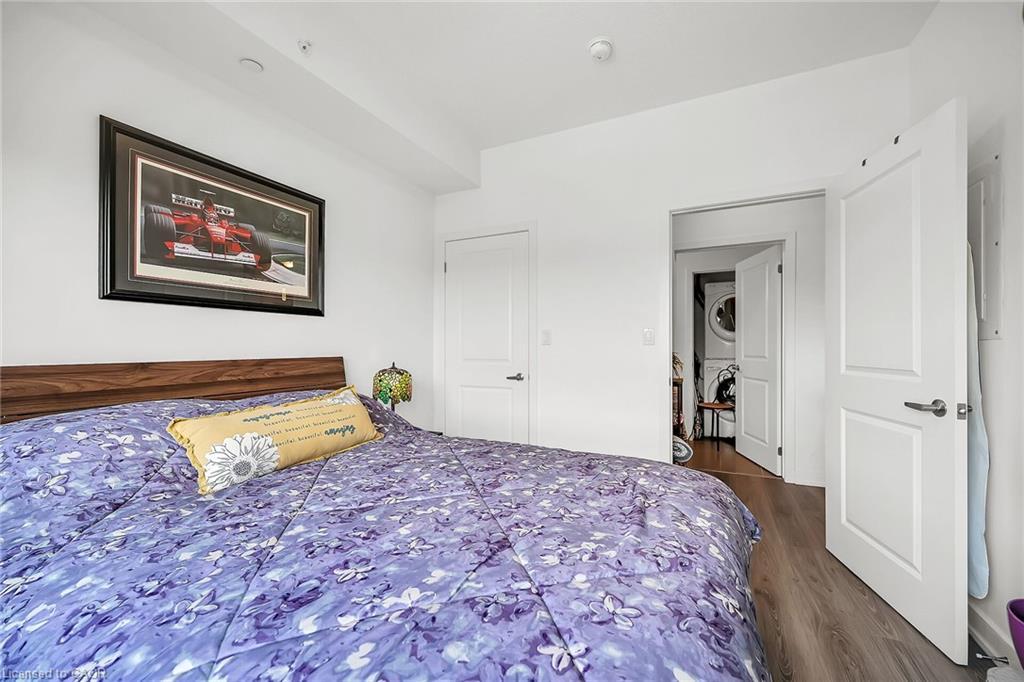 311-35 Southshore Crescent, Hamilton, ON - Indoor Photo Showing Bedroom