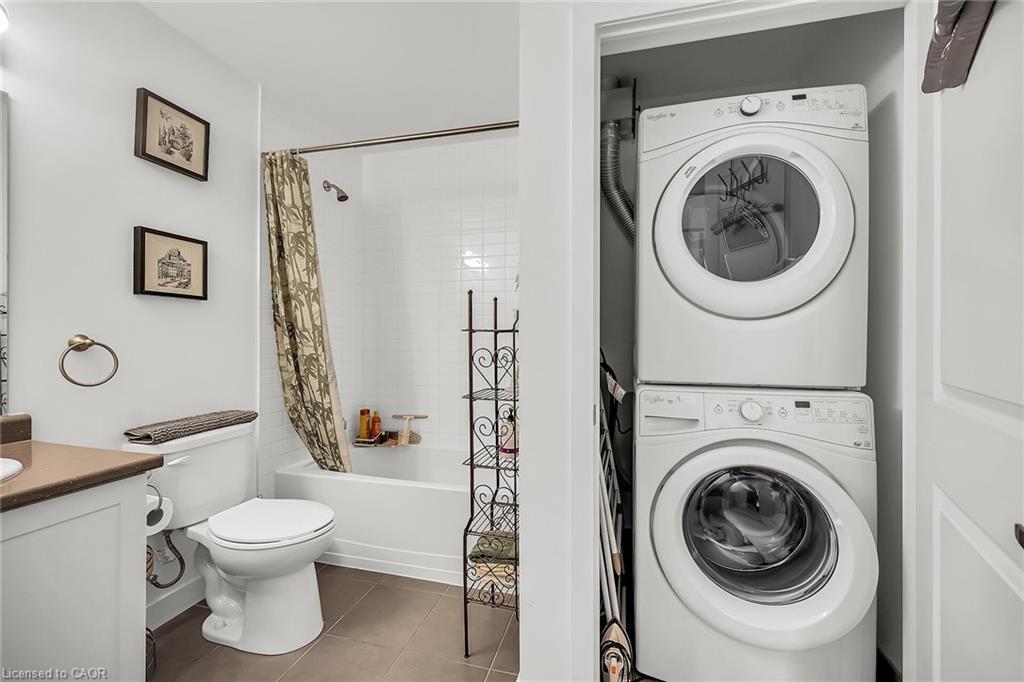 311-35 Southshore Crescent, Hamilton, ON - Indoor Photo Showing Laundry Room
